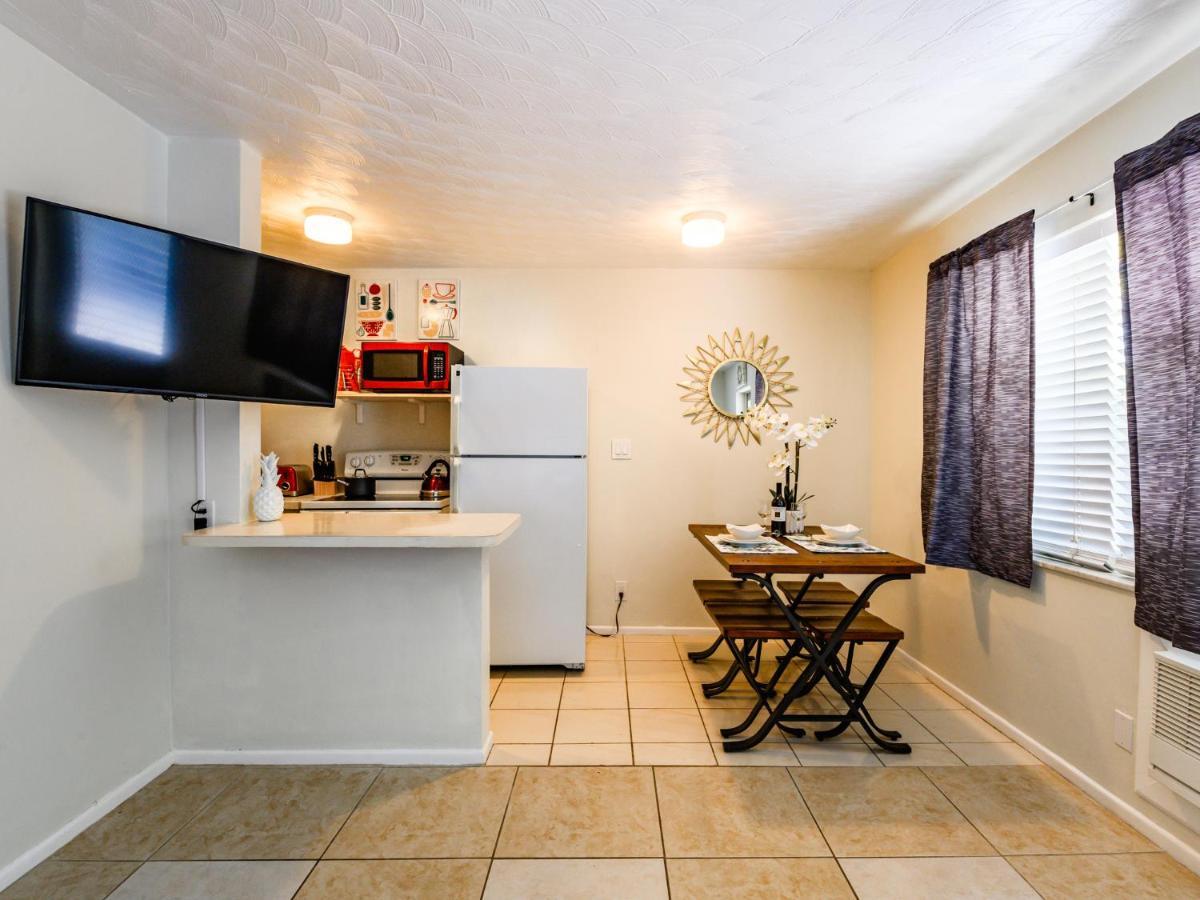 Beautiful Old Apartment With Beach Gear Fort Lauderdale Exteriér fotografie
